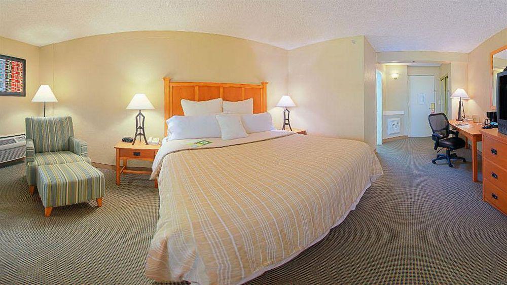 Hotel Wyndham Garden New Orleans Airport Metairie Exterior foto